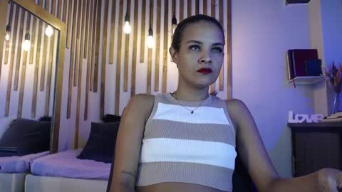 jazmin_gomezz online show from January 14, 10:04 am