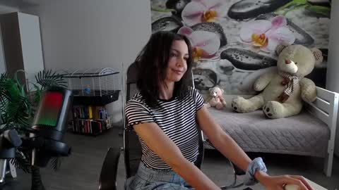 jennycutey online show from November 25, 4:16 am