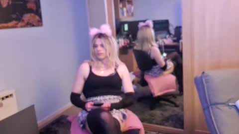 Jessiessicaxx online show from December 6, 4:27 pm