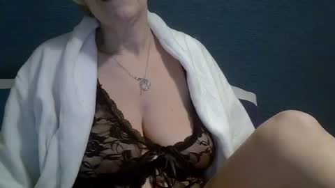 jessy318776 online show from December 20, 10:37 pm