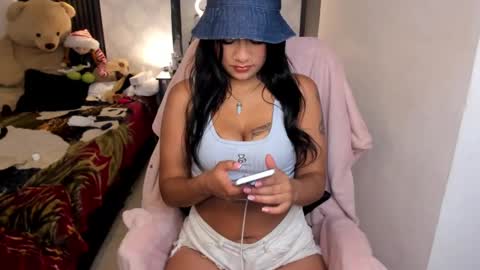 jolie_fille_420 online show from December 5, 3:44 am