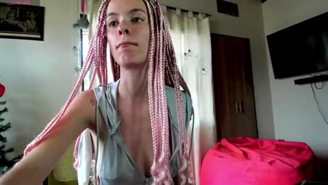 jolie_reyes1 online show from January 6, 6:38 pm