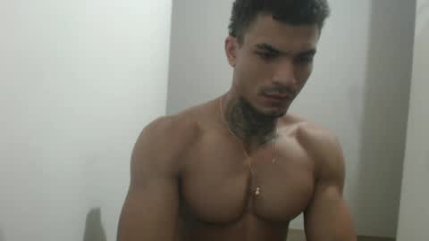 juan_gomez_1 online show from November 11, 10:36 am