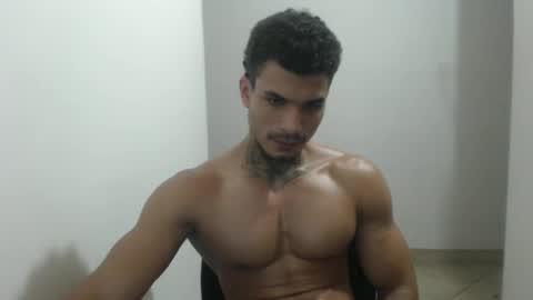 juan_gomez_1 online show from November 17, 11:29 pm