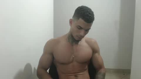 juan_gomez_1 online show from November 25, 10:35 am