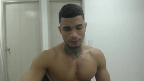 juan_gomez_1 online show from December 16, 10:46 am