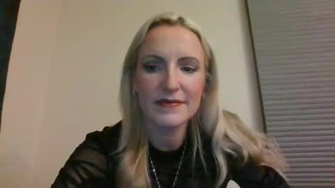 juicyjade2333 online show from December 3, 1:03 am