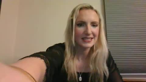 juicyjade2333 online show from December 18, 1:22 am