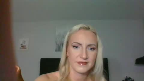 juicyjade2333 online show from November 25, 9:54 pm