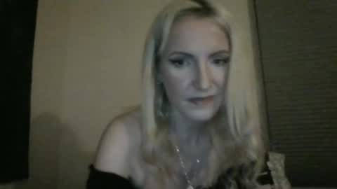 juicyjade2333 online show from December 15, 1:41 am