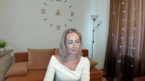 julia__cherry_ online show from December 28, 10:21 am