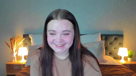 julia_rayn online show from December 12, 8:06 am