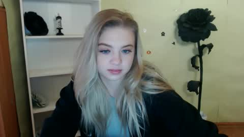 juliacrazy_ online show from November 18, 6:13 am