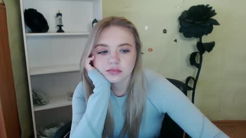 juliacrazy_ online show from November 20, 5:50 am