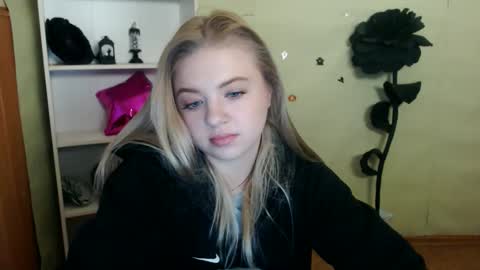 juliacrazy_ online show from November 23, 6:01 am