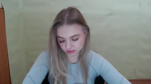 juliacrazy_ online show from December 2, 6:02 am