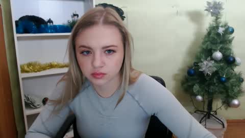 juliacrazy_ online show from December 25, 5:38 am