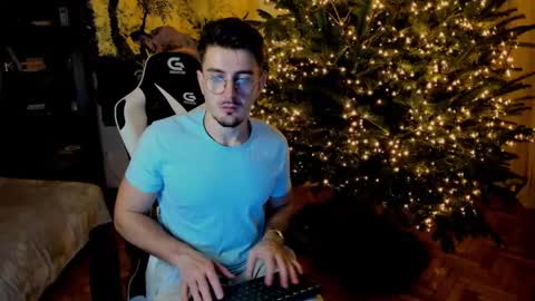 JulianDylan online show from December 23, 4:47 am