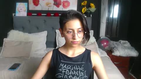 julieth_garcia_1 online show from February 10, 8:44 pm