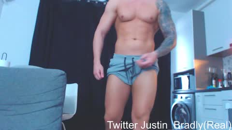 justin_bradly online show from December 7, 9:37 am