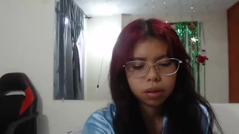 karely_1 online show from January 2, 1:01 pm