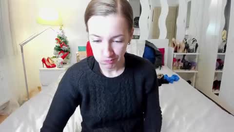 kate_redgar online show from December 23, 4:08 pm