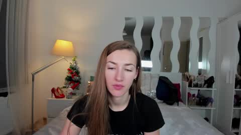 kate_redgar online show from December 22, 2:00 pm