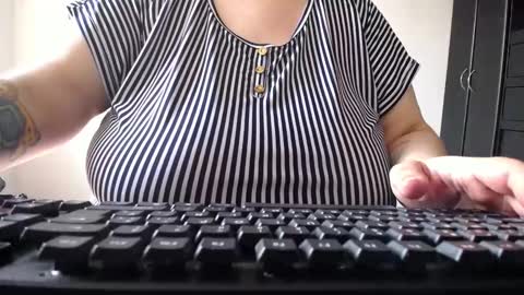 kathybigboobsbbw_ online show from December 25, 3:15 pm