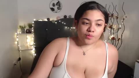 kathygonzalez_ online show from November 14, 12:10 pm