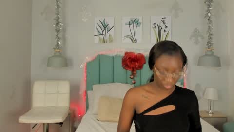 kentha_mitchells online show from December 9, 10:57 am