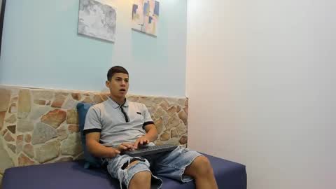 kevin_hott19 online show from December 27, 12:39 pm