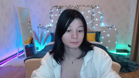 kiaraevants online show from November 18, 4:27 am