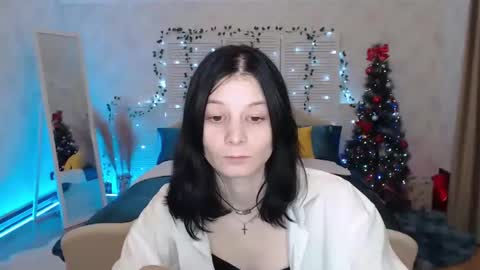 kiaraevants online show from December 19, 4:32 pm