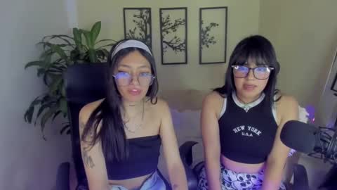 kim_valdez_ online show from January 24, 4:22 pm