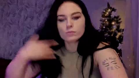 kiragold__ online show from December 9, 5:37 pm