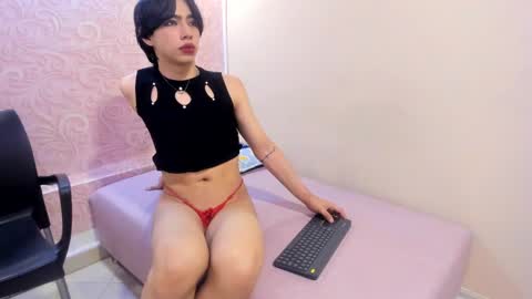 kiss_hott15 online show from January 10, 7:40 pm