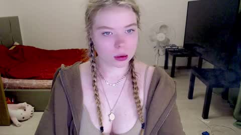 Jennyblonde and Emmabrunette online show from November 15, 2:26 pm