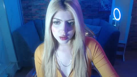 kitty_fox_b online show from November 19, 12:57 pm