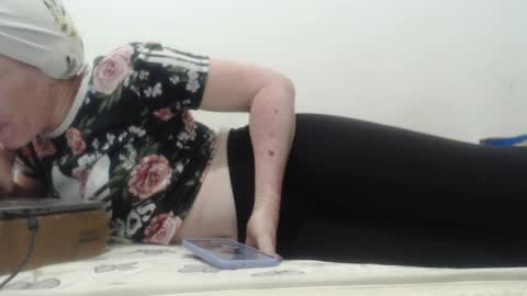 kittywhiteass online show from November 17, 7:39 am