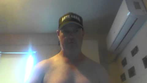 kiwiguy19773 online show from December 15, 11:48 pm