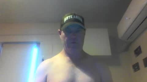 kiwiguy19773 online show from January 8, 6:02 am