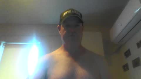 kiwiguy19773 online show from December 25, 4:22 am