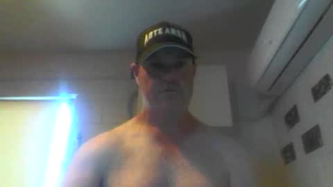 kiwiguy19773 online show from December 8, 11:47 pm