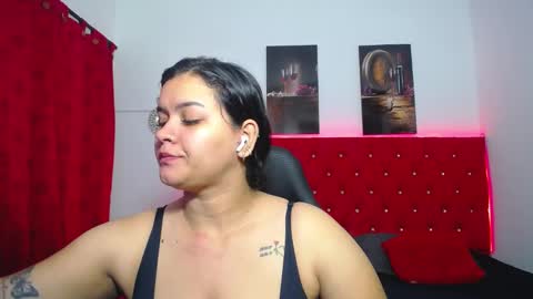 kriss_sweetboobs online show from December 7, 11:57 am