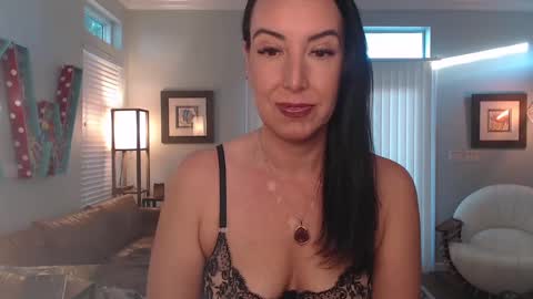 Krissy online show from January 4, 1:04 pm