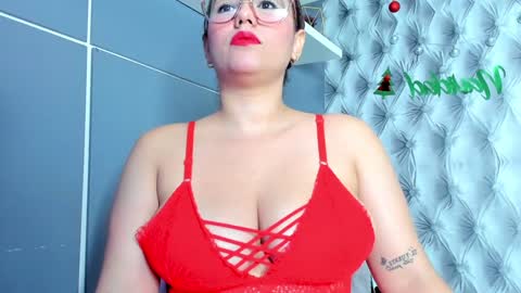 krystalmoss online show from December 9, 12:23 pm