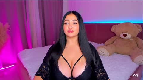 Kylie Lips online show from December 24, 6:00 pm