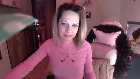 lady_smile69 online show from December 9, 2:50 am