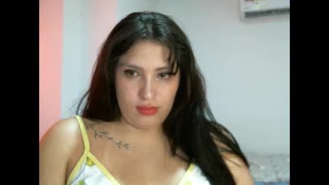 laura gomez online show from January 4, 3:46 pm