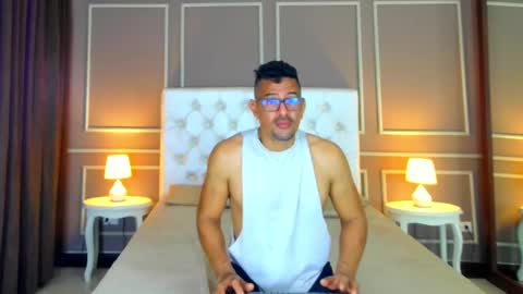 latin_bigmuscle1 online show from January 9, 3:24 pm